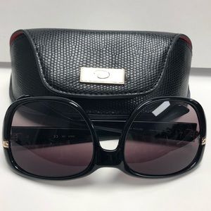 Oscar De La Renta sunglasses
